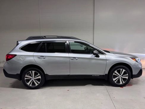 Used 2019 Subaru Outback 2.5i Limited w/ Popular Package #2 AWD/4WD image 2