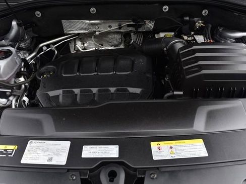 Certified 2024 Volkswagen Atlas SEL Premium R-Line AWD/4WD image 28