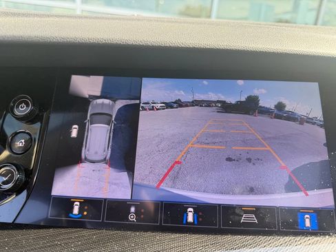 Used 2021 Buick Envision Essence w/ Technology Package I AWD/4WD image 8