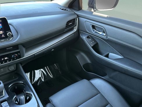 Certified 2024 Nissan Rogue SV w/ SV Premium Package FWD image 16