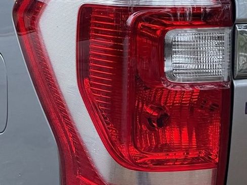 Used 2020 Ford Expedition XLT w/ Equipment Group 202A image 8