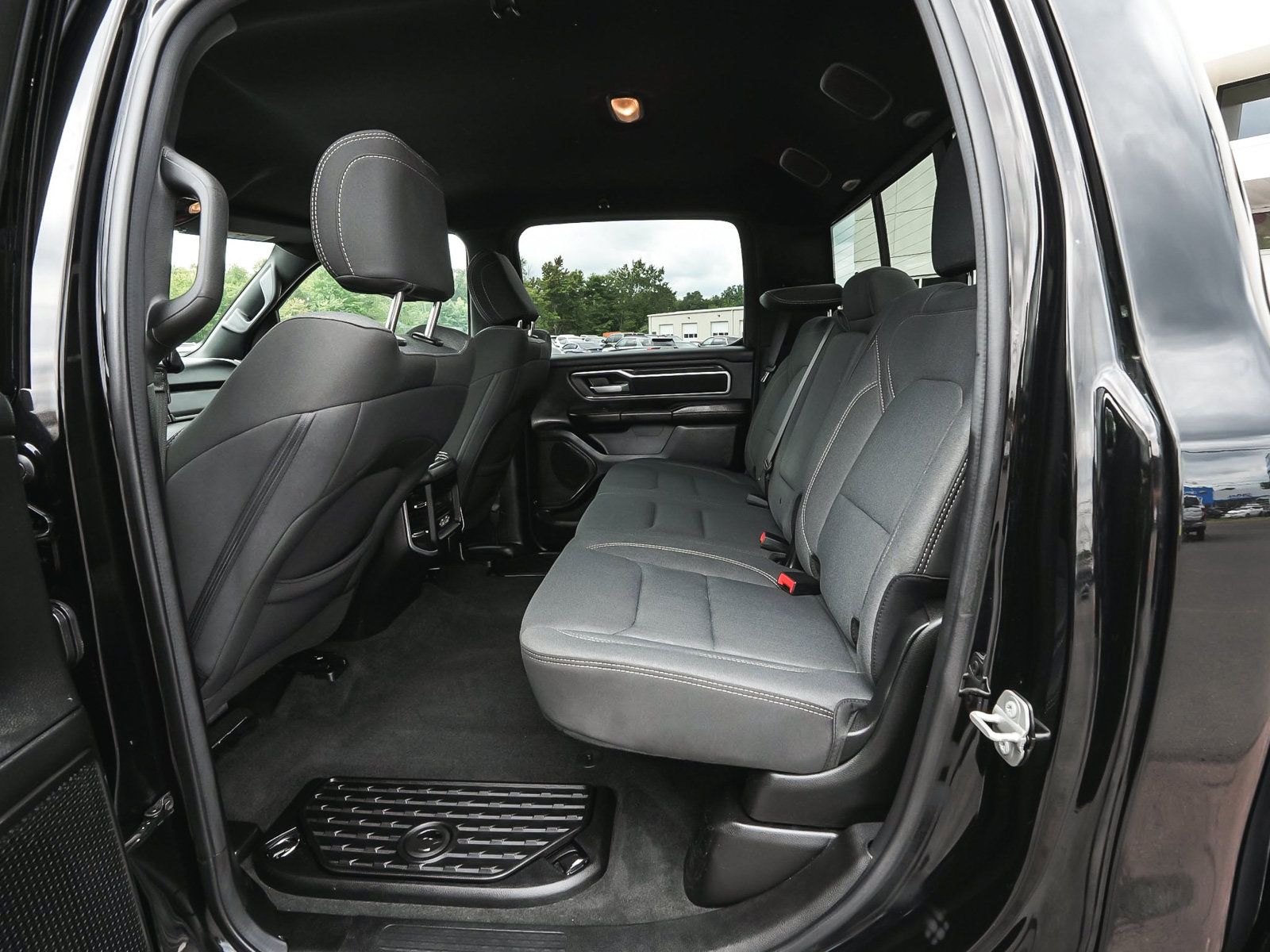 Used 2023 RAM 1500 Big Horn AWD/4WD image 32