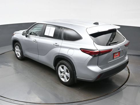 Used 2023 Toyota Highlander LE AWD/4WD image 36