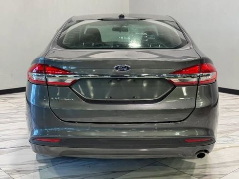 Used 2017 Ford Fusion SE w/ Fusion SE Technology Package FWD image 6