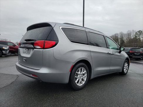 Certified 2020 Chrysler Voyager Lxi FWD image 7