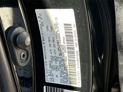 Used 2019 Toyota Tacoma TRD Off-Road image 30