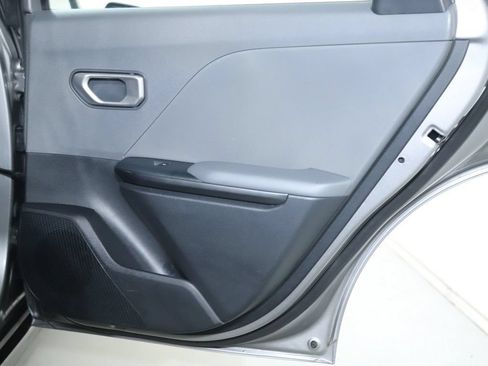 Used 2025 Kia K4 FWD image 33