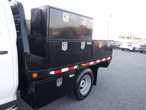 Used 2022 GMC Sierra 3500 Pro w/ Convenience Package image 12