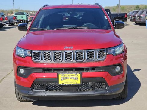 New 2025 Jeep Compass Latitude image 2