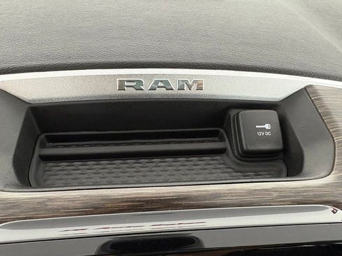 Used 2019 RAM 1500 Laramie AWD/4WD image 24