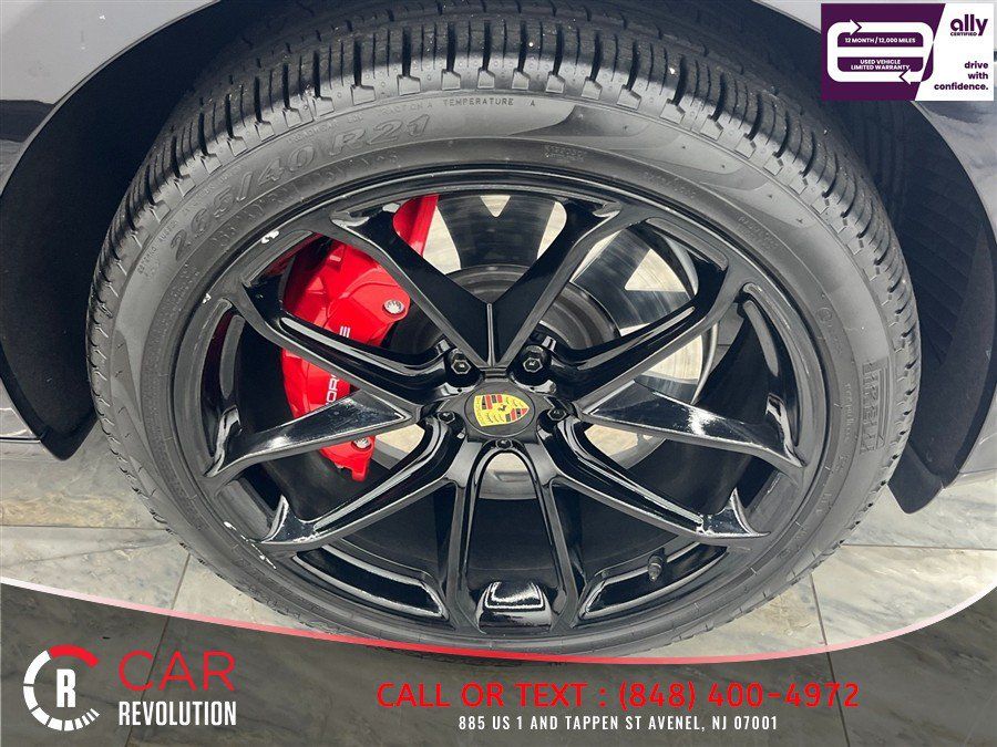 Used 2024 Porsche Macan GTS AWD/4WD image 55