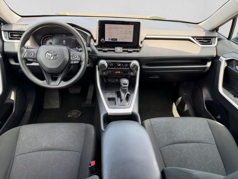Used 2025 Toyota RAV4 XLE FWD image 15