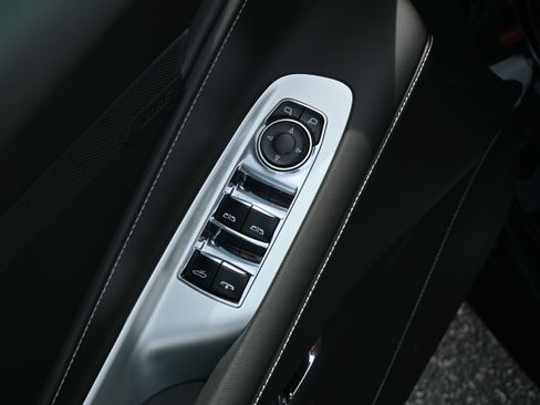 Used 2026 Chevrolet Corvette Stingray Convertible w/ Battery Protection Package image 26