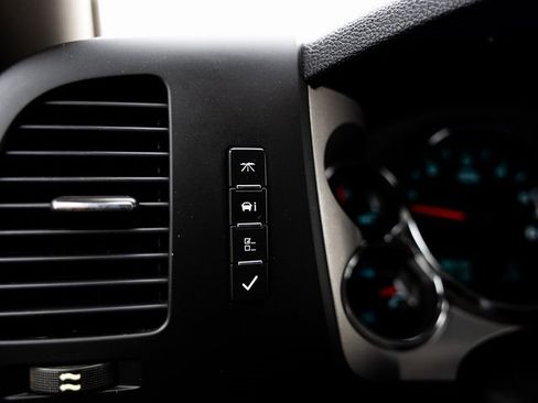 Used 2011 Chevrolet Silverado 2500 LT w/ Interior Plus Package image 24