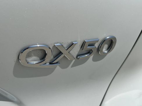 Used 2023 INFINITI QX50 Luxe FWD image 9