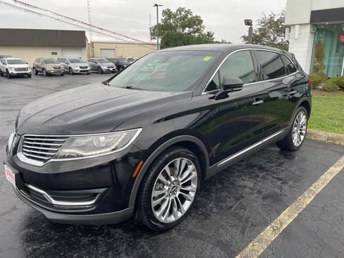 Used 2017 Lincoln MKX Reserve w/ Driver Assistance Package FWD image 3