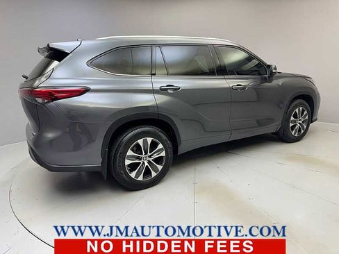 Used 2021 Toyota Highlander XLE image 5