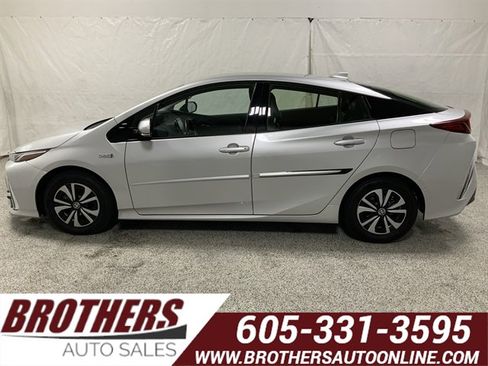 Used 2019 Toyota Prius Prime Advanced image 1