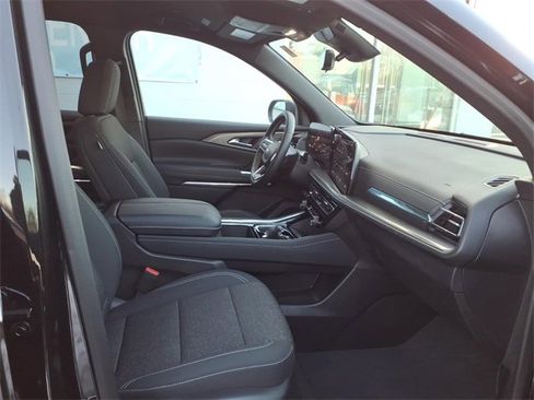 Used 2026 Chevrolet Traverse LT w/ Driver Confidence Package image 8