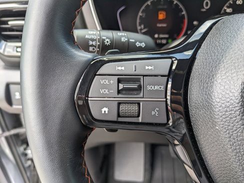 Used 2025 Honda Pilot Sport image 33