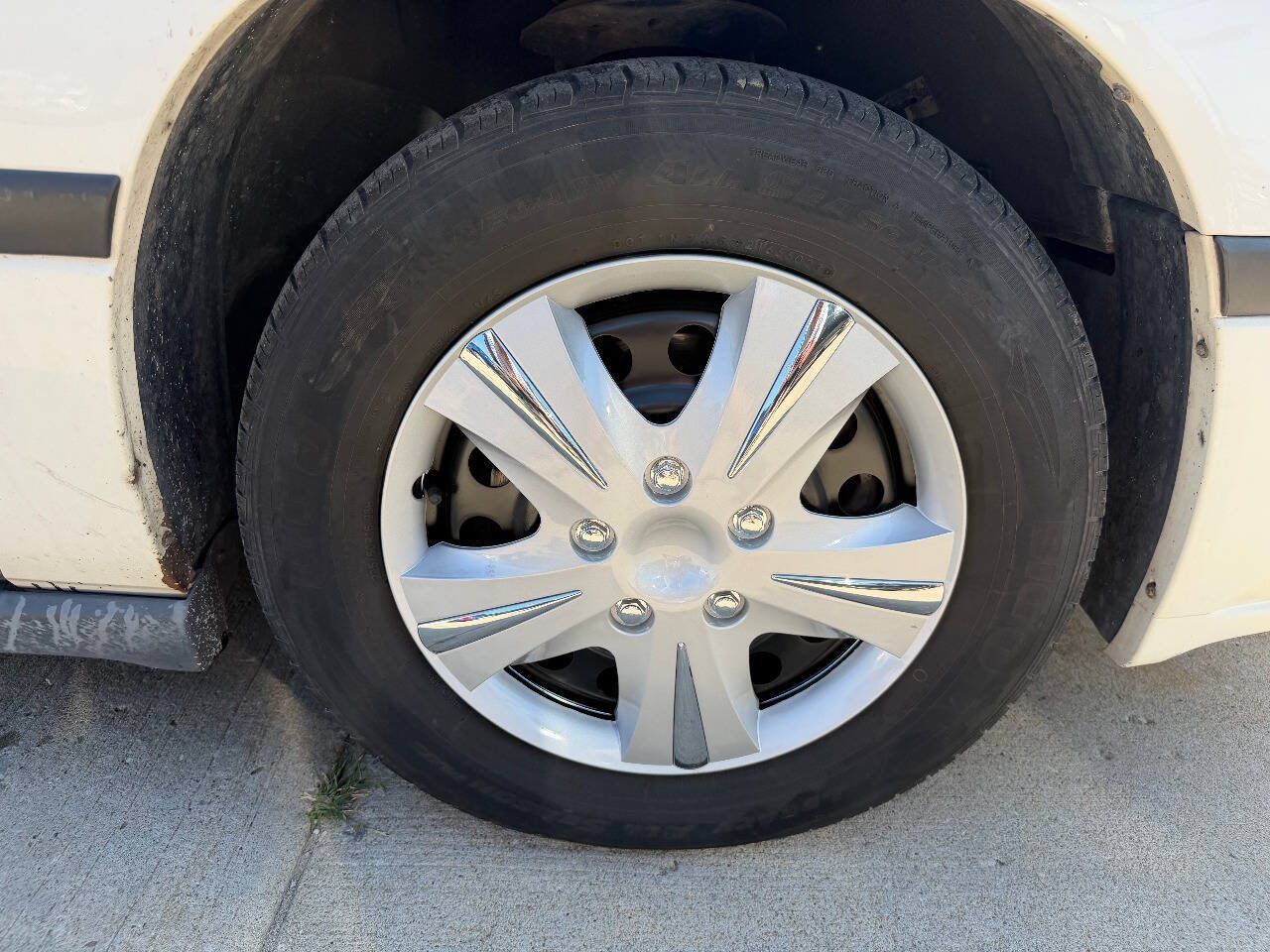 Used 2001 Chevrolet Impala w/ Preferred Equipment Group FWD image 20