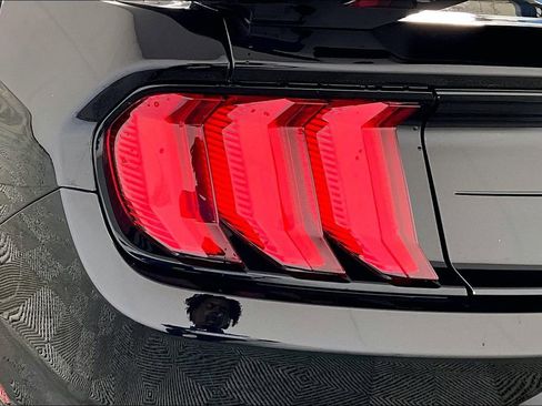 Used 2021 Ford Mustang Shelby GT500 w/ Technology Package image 29