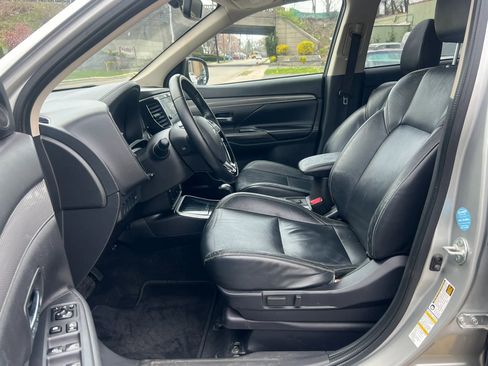 Used 2019 Mitsubishi Outlander SEL FWD image 26