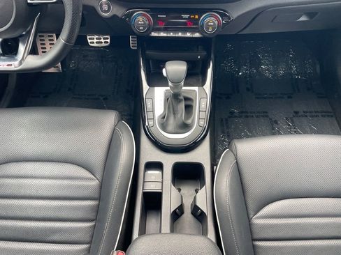 Used 2024 Kia Forte GT-Line w/ GT-Line Premium Package image 17