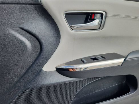 Used 2016 Toyota Avalon XLE FWD image 16