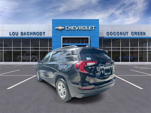 Used 2023 GMC Terrain SLE w/ Driver Convenience Package image 6