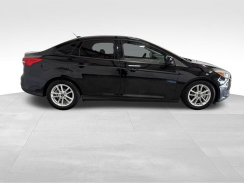 Used 2018 Ford Focus SE image 4