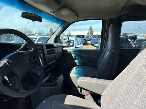 Used 2007 Chevrolet Express 3500 Extended Passenger w/ LT Preferred Equipment Group image 8