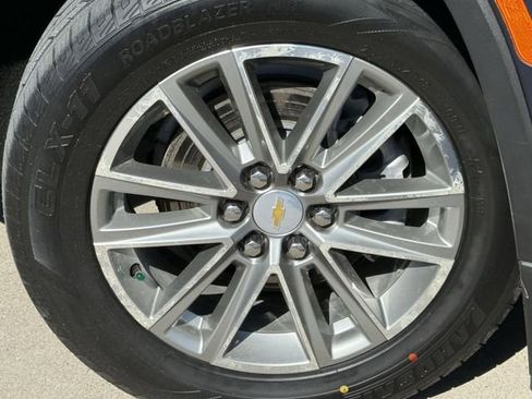 Used 2023 Chevrolet Traverse LT image 7