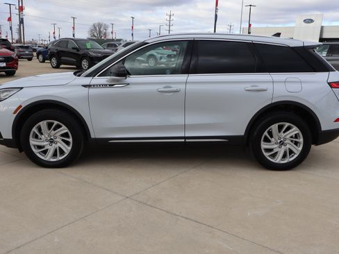 Used 2025 Lincoln Corsair AWD image 8