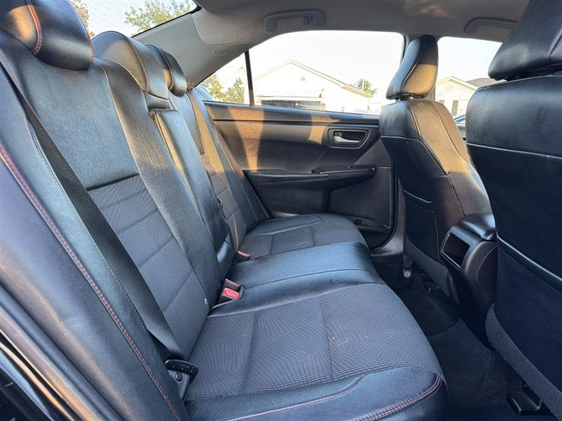 Used 2017 Toyota Camry SE FWD image 11