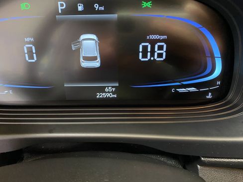 Used 2025 Hyundai Venue SEL FWD image 34