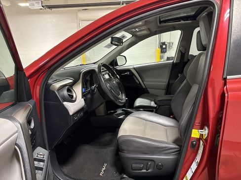 Used 2013 Toyota RAV4 Limited AWD/4WD image 20