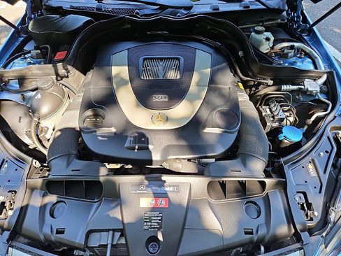 Used 2011 Mercedes-Benz E 550 Coupe image 31