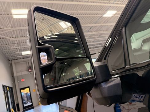 Used 2024 GMC Sierra 2500 AT4 w/ AT4 Premium Plus Package image 23