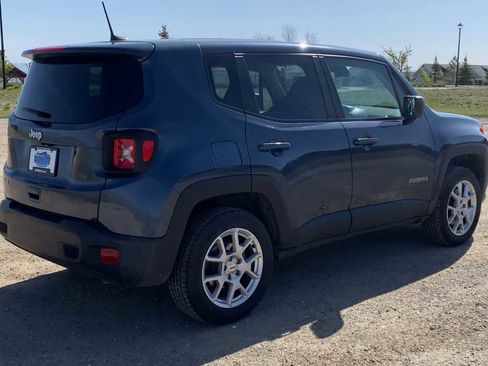 Certified 2023 Jeep Renegade Latitude AWD/4WD image 8