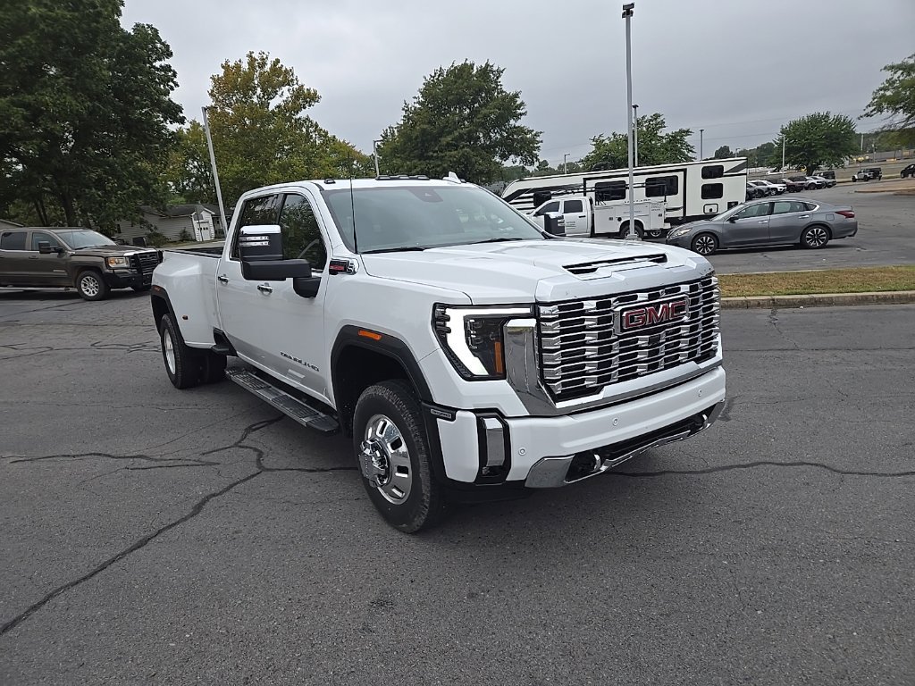 Used 2025 GMC Sierra 3500 Denali w/ Denali Reserve Package AWD/4WD image 2