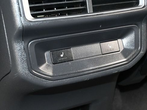 Used 2024 Volkswagen Atlas Cross Sport SEL Premium R-Line image 37