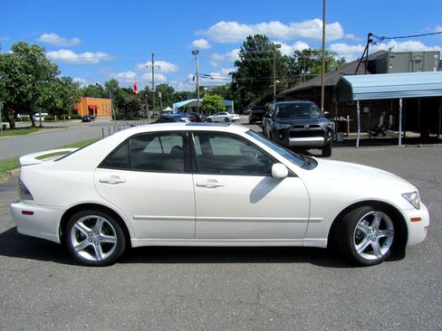 Used 2001 Lexus IS 300 image 11