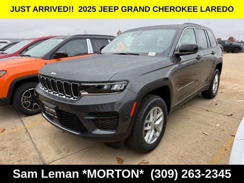 New 2025 Jeep Grand Cherokee 4WD image 2