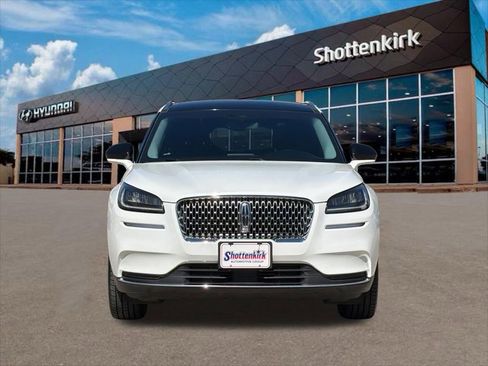 Used 2022 Lincoln Corsair FWD w/ Premium Package image 2