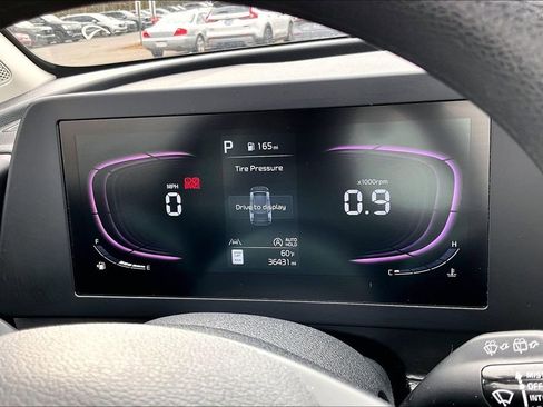 Used 2024 Kia Sportage LX image 10