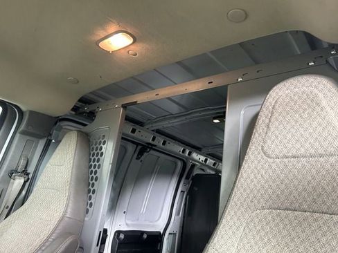 Used 2017 Chevrolet Express 2500 RWD image 13