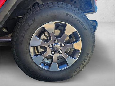 Used 2018 Jeep Wrangler Unlimited Sahara image 23