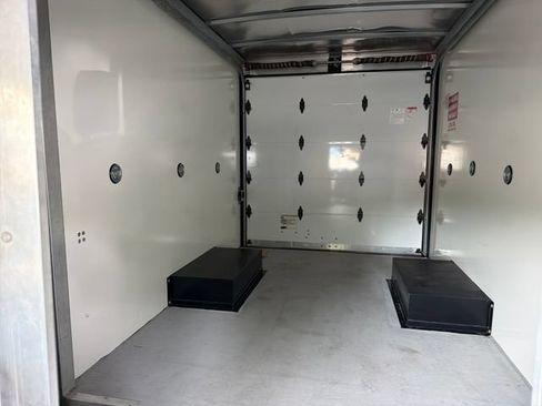 Used 2023 Ford Transit 350 DRW RWD image 28