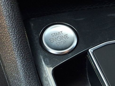 Used 2021 Volkswagen Tiguan SE R-Line image 23